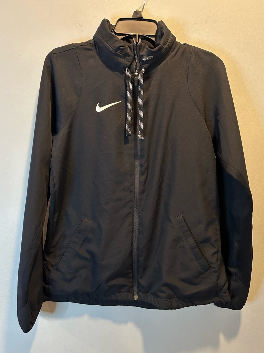 Nike Black Full Zip Windbreaker Jacket Medium Stow Away Hood Medium